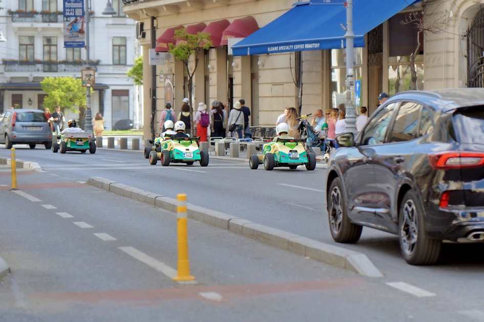 Encruzilhada dos heróis da rua Ucrânia e Avenida B. Khmelnitsky. Webcams Melitopol.
