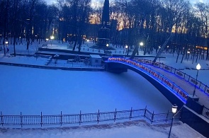 Jardim Lopatinsky. Monumento aos Defensores. Ângulo 2. Webcams de Smolensk online